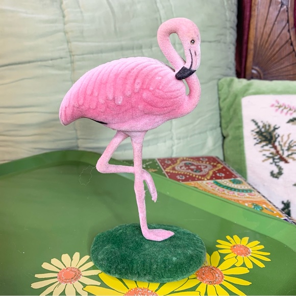 Flocked Flamingo Bobble Head - Picture 1 of 7